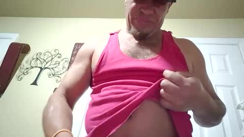 Snapshot of hookdick105799 chatting on 05.05.26 hookdick105799 online show from 05.05.26