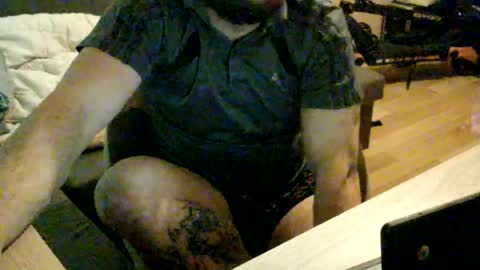 Snapshot of hoops891 chatting on 12.15.25 Hoops891 online show from 12.15.25