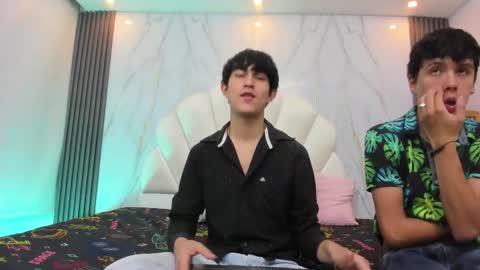 hoot_booys_ online show from 12.04.25