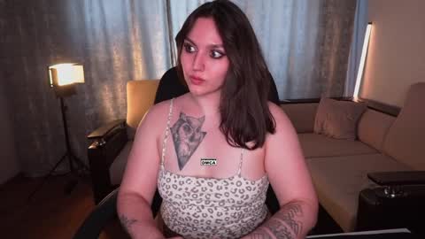 Snapshot of hoot_owl_cb chatting on 05.22.26 Karina online show from 05.22.26