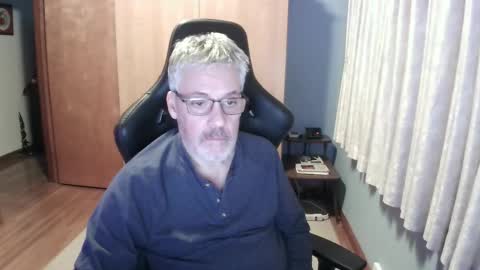 Snapshot of horndoggyx1 chatting on 12.17.25 horndoggy online show from 12.17.25