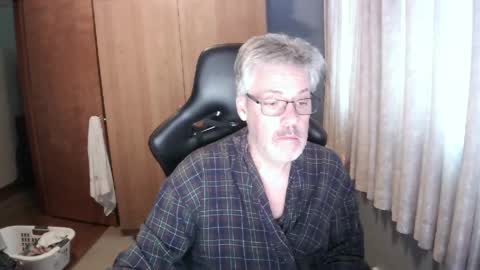 Snapshot of horndoggyx1 chatting on 05.30.26 horndoggy online show from 05.30.26