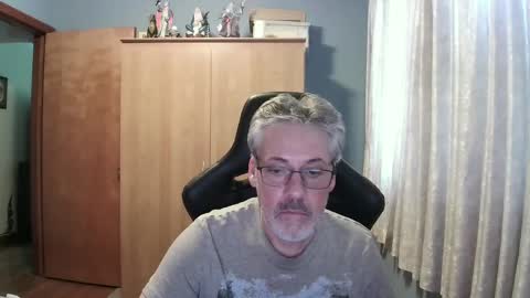 Snapshot of horndoggyx1 chatting on 06.06.26 horndoggy online show from 06.06.26