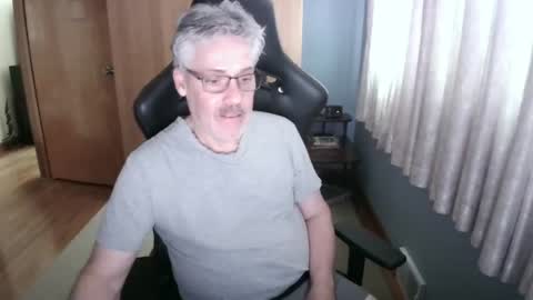 Snapshot of horndoggyx1 chatting on 06.08.26 horndoggy online show from 06.08.26
