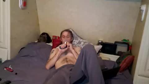 Snapshot of horneyfuck690 chatting on 11.27.25 horneyfuck690 online show from 11.27.25