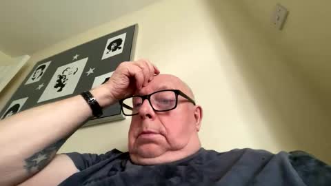 Snapshot of horny_147 chatting on 04.01.26 Cum suck Me off online show from 04.01.26
