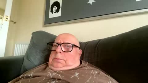 Snapshot of horny_147 chatting on 04.17.26 Cum suck Me off online show from 04.17.26