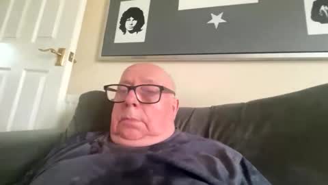 Snapshot of horny_147 chatting on 05.28.26 Cum suck Me off online show from 05.28.26