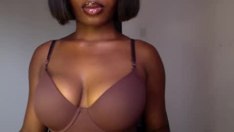 Snapshot of horny_goddess_delilah chatting on 05.06.26 delilah online show from 05.06.26