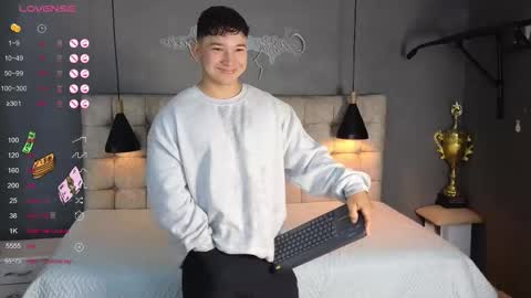 horny_nick18 online show from 11.12.25