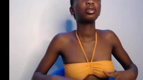 Snapshot of horny_pettie chatting on 10.04.25 Anabel online show from 10.04.25
