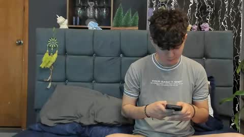 Snapshot of horny_twinks_guys chatting on 03.10.25 Alex and Camilo online show from 03.10.25