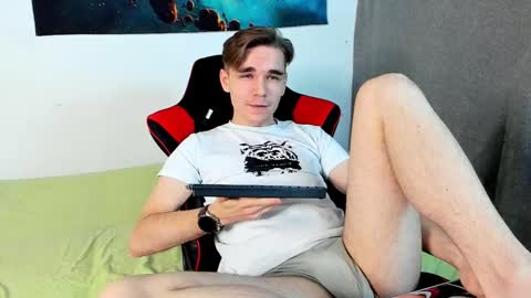 Snapshot of horny_yo chatting on 02.02.25 Max online show from 02.02.25