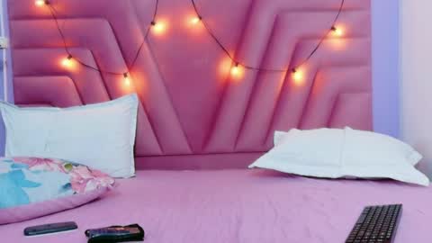 Khloe  online show from 04.11.26