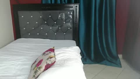 Snapshot of hornybella4 chatting on 01.16.25 Bella online show from 01.16.25