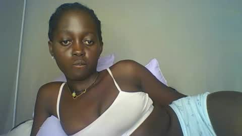 Snapshot of hornybella4 chatting on 10.29.25 Bella online show from 10.29.25