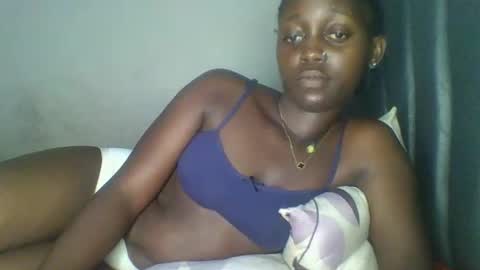 Snapshot of hornybella84 chatting on 04.23.26 Bella online show from 04.23.26
