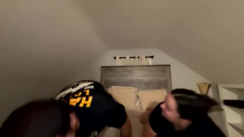 BellaBrianx online show from 10.13.25