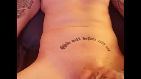 Snapshot of hornydeutsch chatting on 12.17.24 hornydeutsch online show from 12.17.24