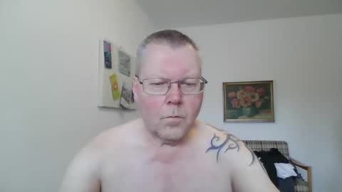 Snapshot of hornydick874303 chatting on 01.10.26 Meikelmeier online show from 01.10.26