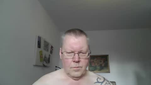 Snapshot of hornydick874303 chatting on 01.11.26 Meikelmeier online show from 01.11.26