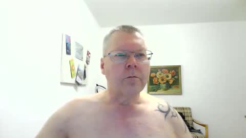 Snapshot of hornydick874303 chatting on 01.12.26 Meikelmeier online show from 01.12.26