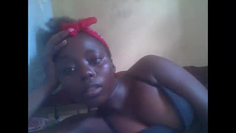 hornygal001 online show from 12.17.24