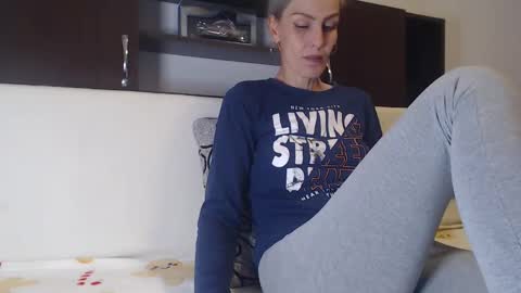 AshlineKatte online show from 09.26.25