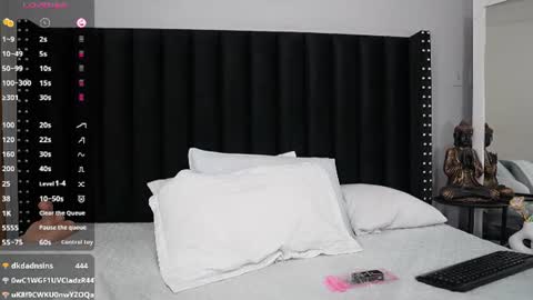 Snapshot of hornylatimommy chatting on 07.15.26 Natasha online show from 07.15.26