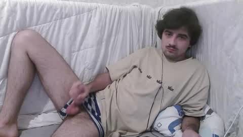 Snapshot of hornymorni chatting on 10.12.25 fergus online show from 10.12.25