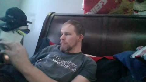 Snapshot of hornypierceddad chatting on 02.22.26 hornypierceddad online show from 02.22.26