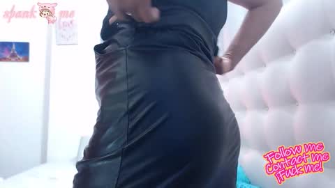 Snapshot of hornywife_ chatting on 09.13.25 Agatha online show from 09.13.25