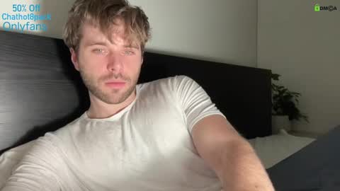 Snapshot of hot8pack01 chatting on 01.07.25 Edward aka Wolf online show from 01.07.25