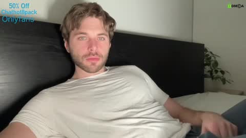 Snapshot of hot8pack01 chatting on 01.16.25 Edward aka Wolf online show from 01.16.25