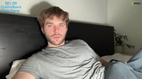 Snapshot of hot8pack01 chatting on 01.21.25 Edward aka Wolf online show from 01.21.25