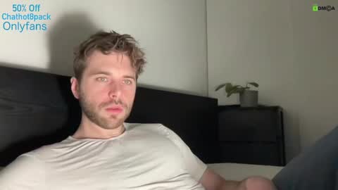 Snapshot of hot8pack01 chatting on 02.14.25 Edward aka Wolf online show from 02.14.25