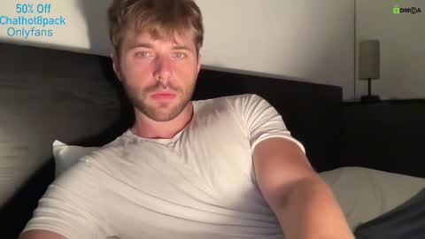 Snapshot of hot8pack01 chatting on 09.25.25 Edward aka Wolf online show from 09.25.25