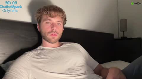 Snapshot of hot8pack01 chatting on 10.18.25 Edward aka Wolf online show from 10.18.25