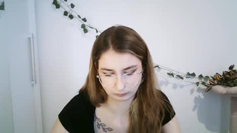 Snapshot of hot_1nina chatting on 02.20.26 NINA online show from 02.20.26