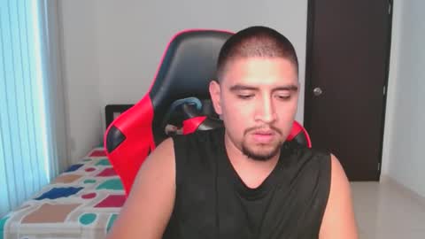 Snapshot of hot__husbands chatting on 02.22.25 hot__husbands online show from 02.22.25