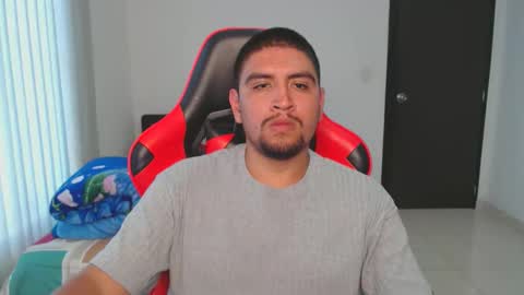 Snapshot of hot__husbands chatting on 03.04.25 hot__husbands online show from 03.04.25