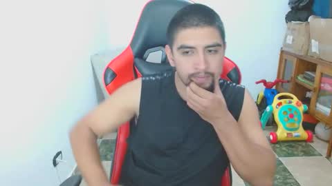 Snapshot of hot__husbands chatting on 11.17.25 hot__husbands online show from 11.17.25