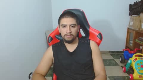 Snapshot of hot__husbands chatting on 11.18.25 hot__husbands online show from 11.18.25