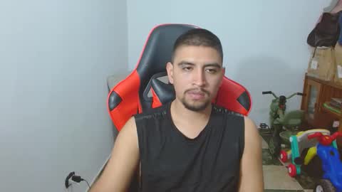 Snapshot of hot__husbands chatting on 12.03.25 hot__husbands online show from 12.03.25