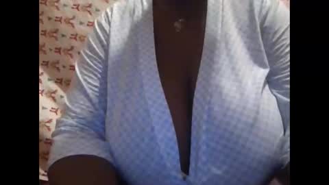 Snapshot of hot_alynn chatting on 12.19.25 ALLYN online show from 12.19.25