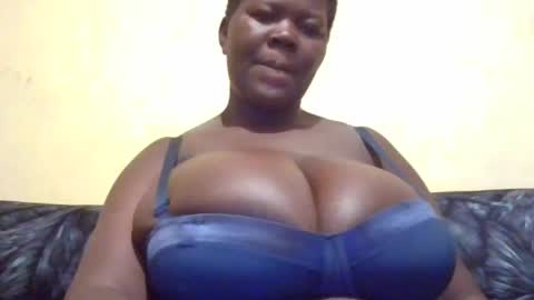Snapshot of hot_alynn chatting on 07.18.26 ALLYN online show from 07.18.26