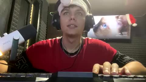 Snapshot of hot_boy_2002_ chatting on 12.29.24 Hot boy 2002 online show from 12.29.24