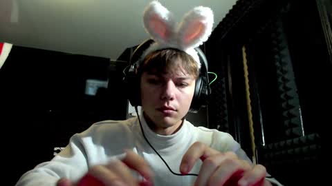 Snapshot of hot_boy_2002_ chatting on 12.30.24 Hot boy 2002 online show from 12.30.24