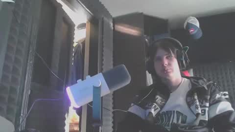 Snapshot of hot_boy_2002_ chatting on 02.18.25 Hot boy 2002 online show from 02.18.25