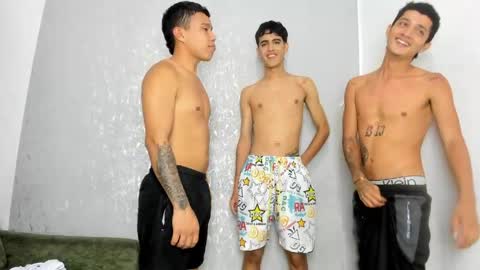 WILLY-JULIAN-GEORGE-YAYO-THIAGO-MOD HADES online show from 06.05.26